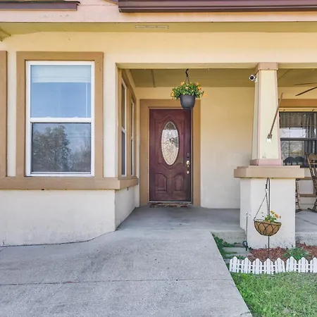 Pet-Friendly Fort Walton Beach Home 4 Mi To Ocean
